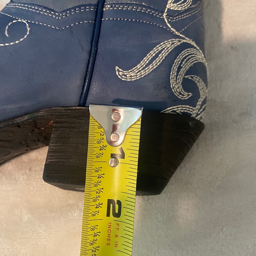 Gorgeous 😍 Dan Post Ladies Blue Cowboy Boots with White Embroidery Size 7 or 7.5 - Picture 13 of 16